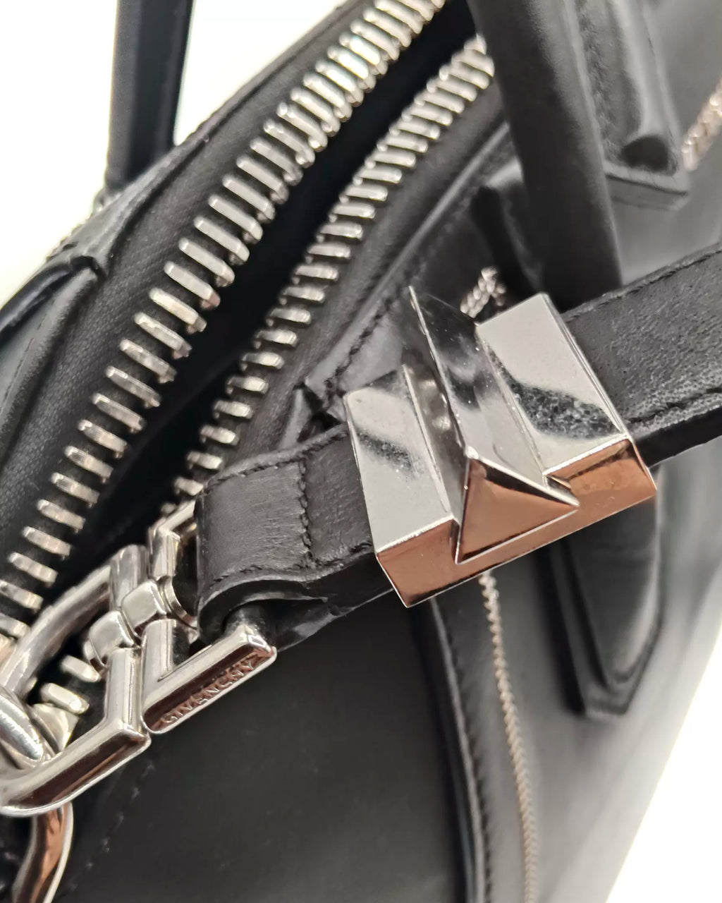 Givenchy Antigona with Chain Small