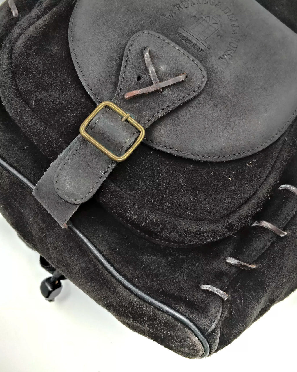 Zaino monospalla in camoscio Artigianale La Bottega della Borsa