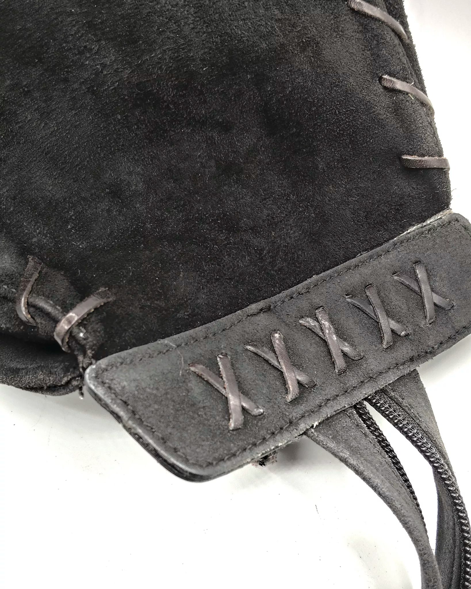 Zaino monospalla in camoscio Artigianale La Bottega della Borsa