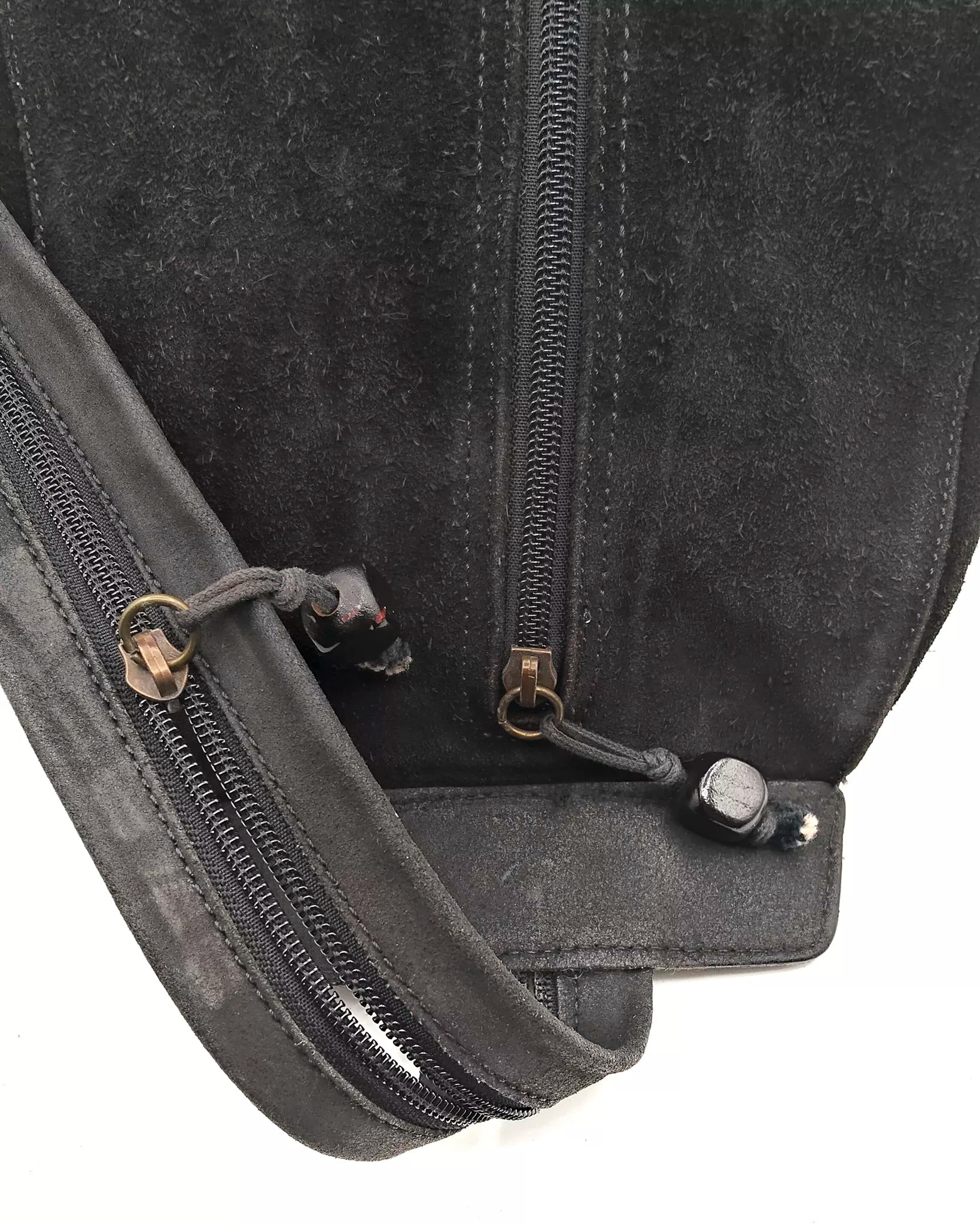 Zaino monospalla in camoscio Artigianale La Bottega della Borsa