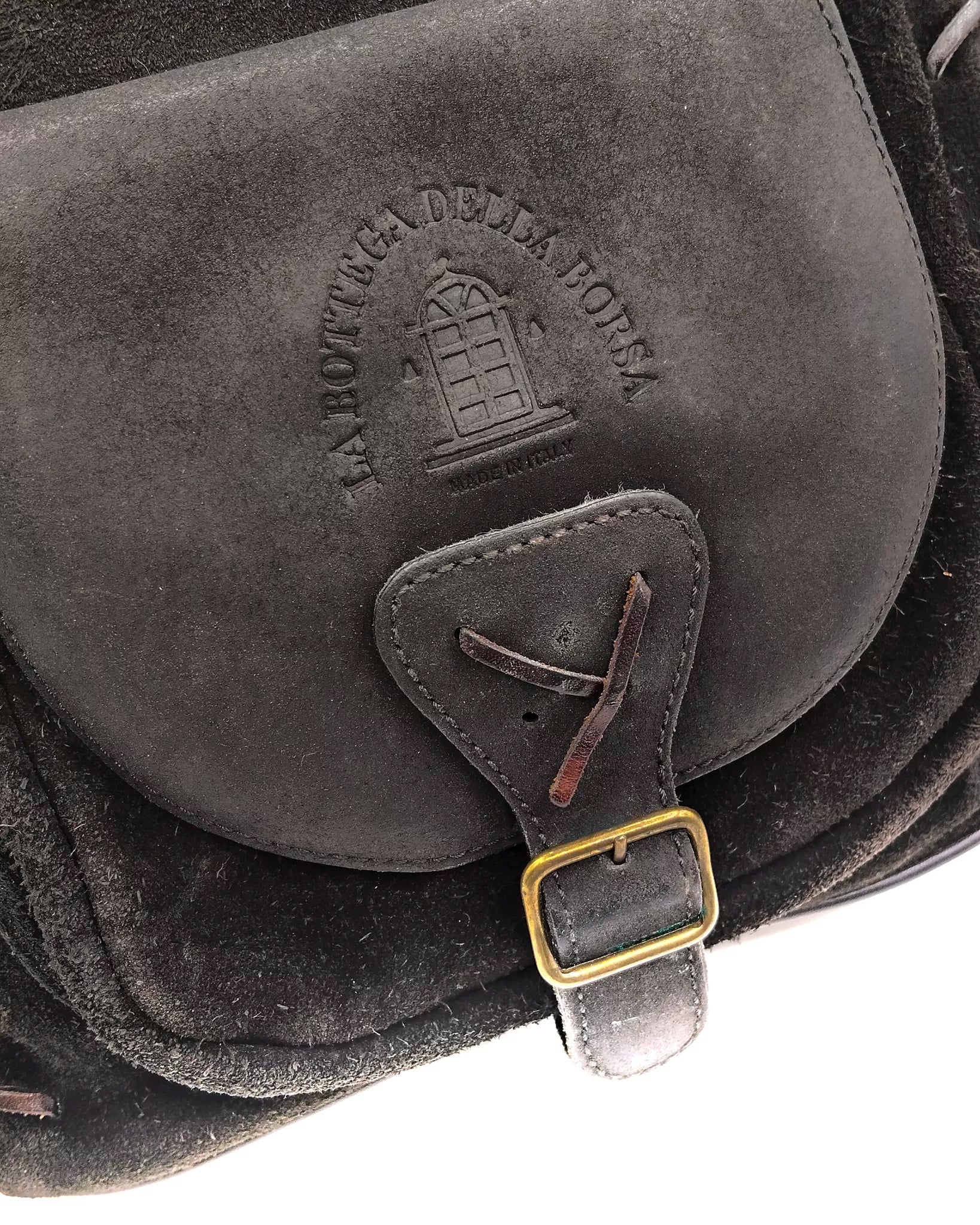 Zaino monospalla in camoscio Artigianale La Bottega della Borsa
