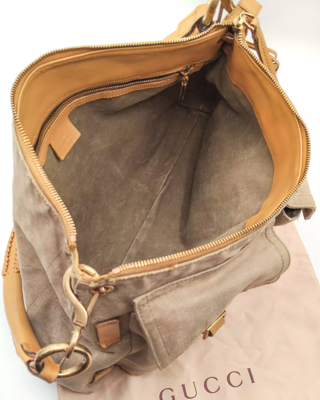 Utilitarian Safari Shoulder bag Gucci