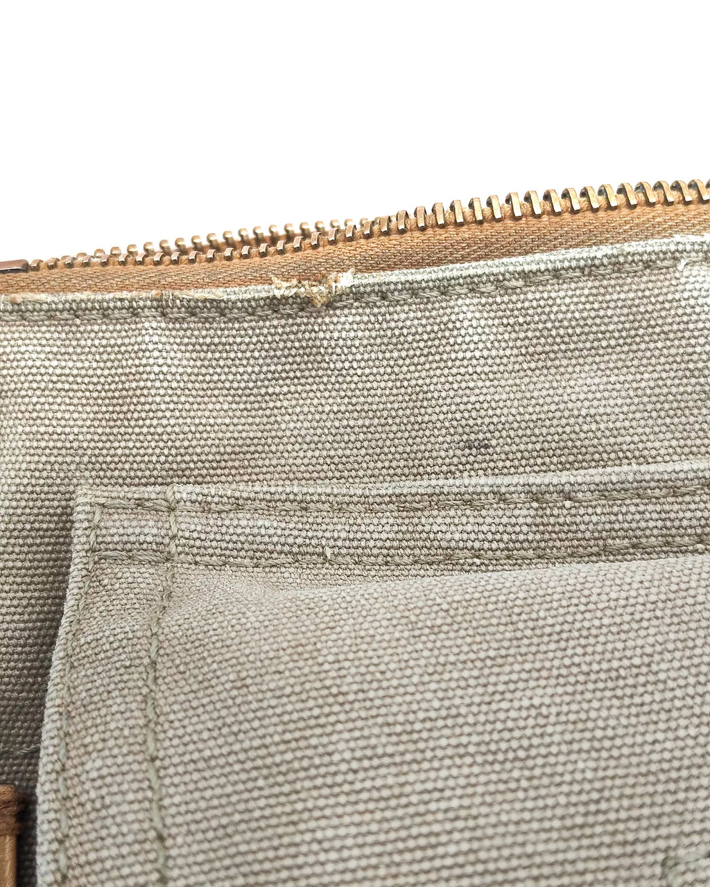 Utilitarian Safari Shoulder bag Gucci