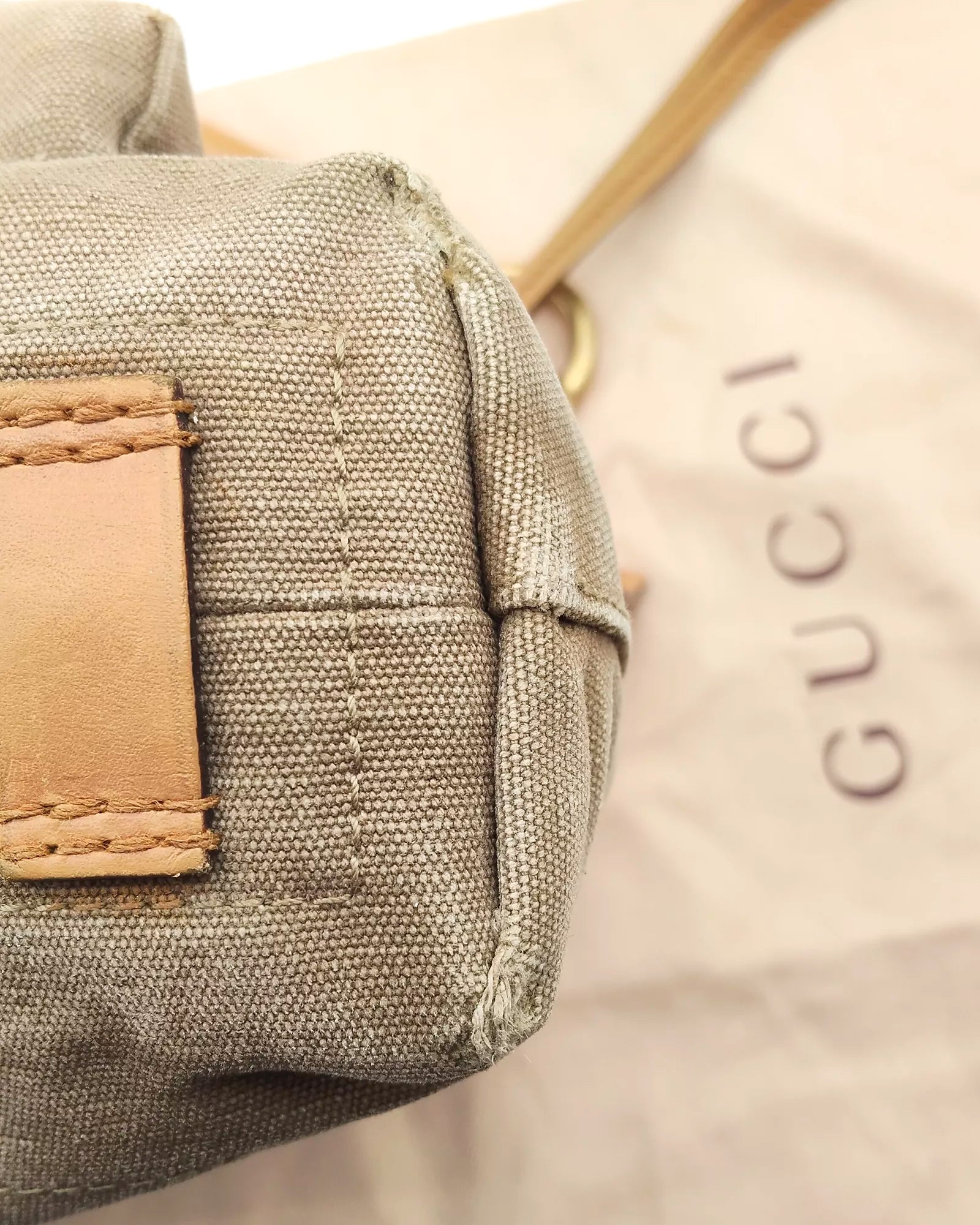 Utilitarian Safari Shoulder bag Gucci
