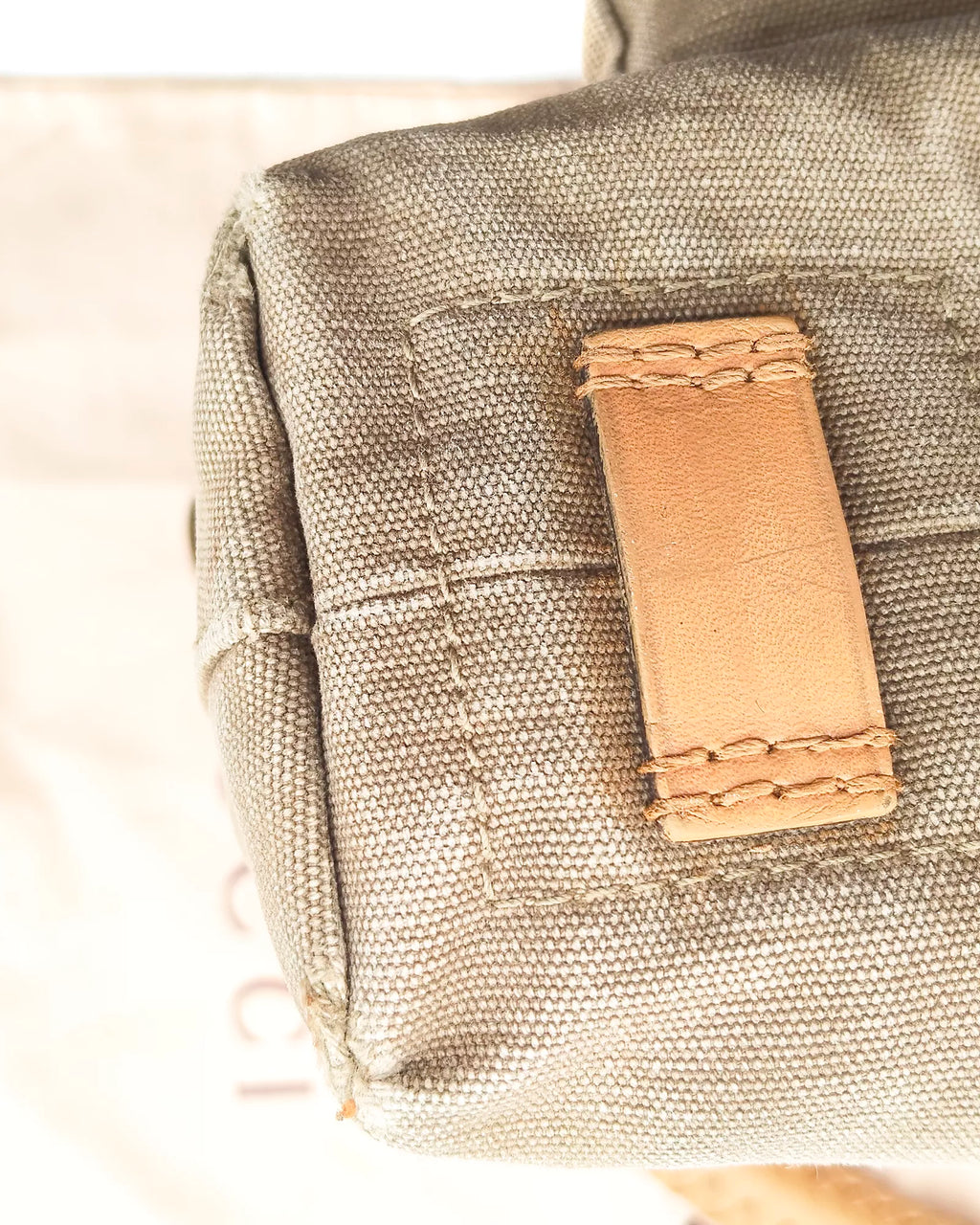 Utilitarian Safari Shoulder bag Gucci