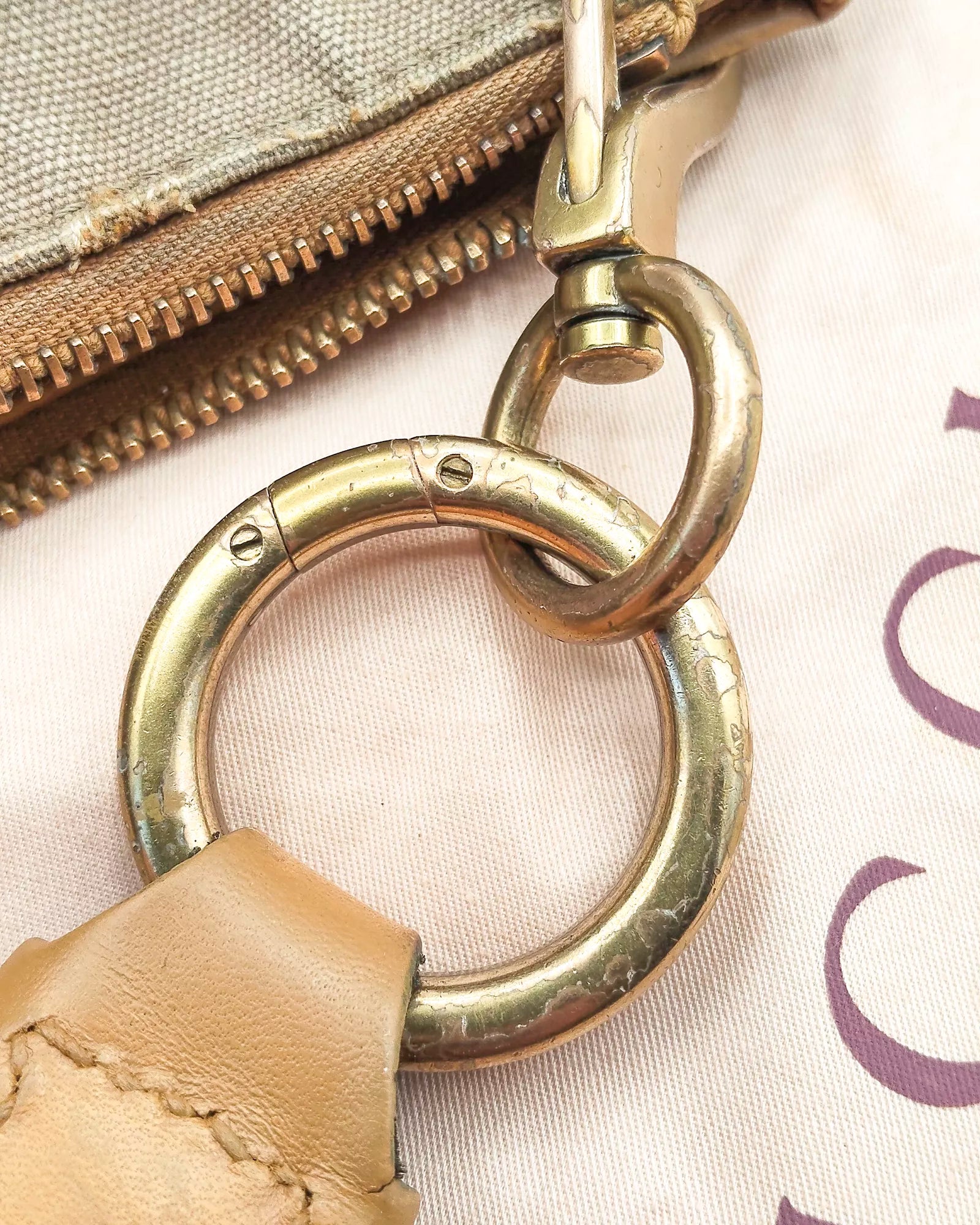 Utilitarian Safari Shoulder bag Gucci
