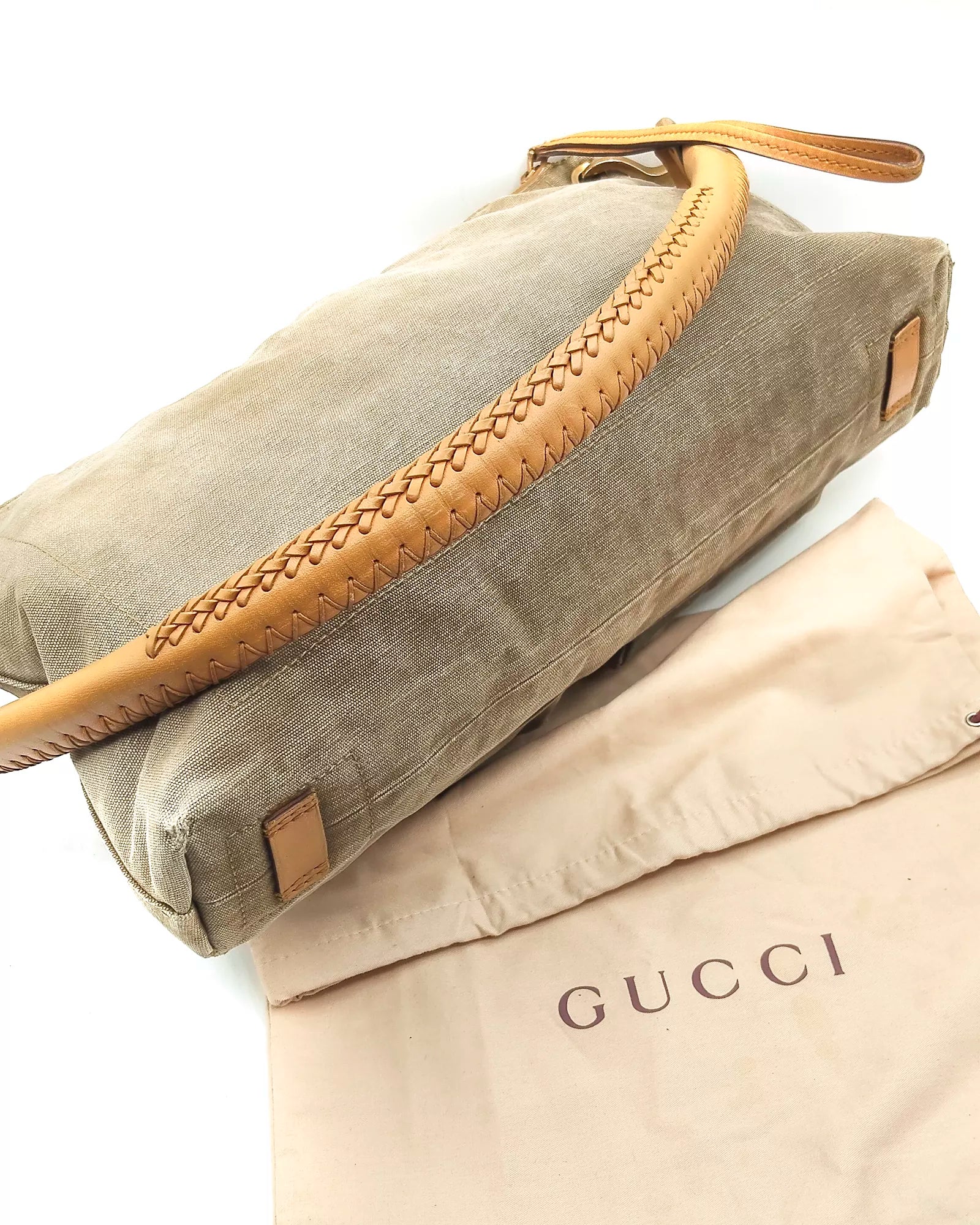 Utilitarian Safari Shoulder bag Gucci