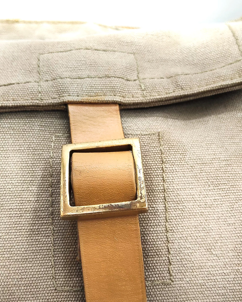 Utilitarian Safari Shoulder bag Gucci