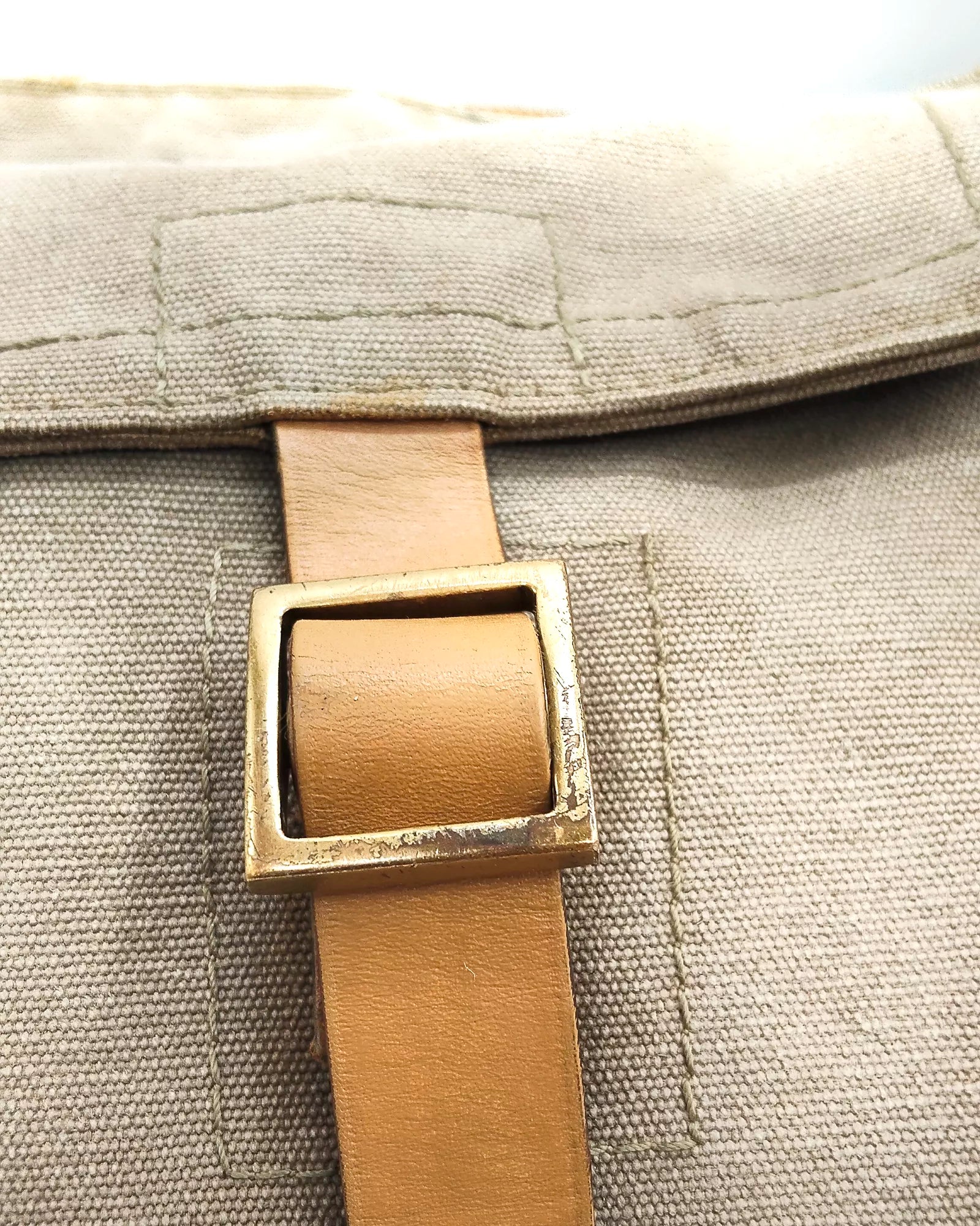 Utilitarian Safari Shoulder bag Gucci