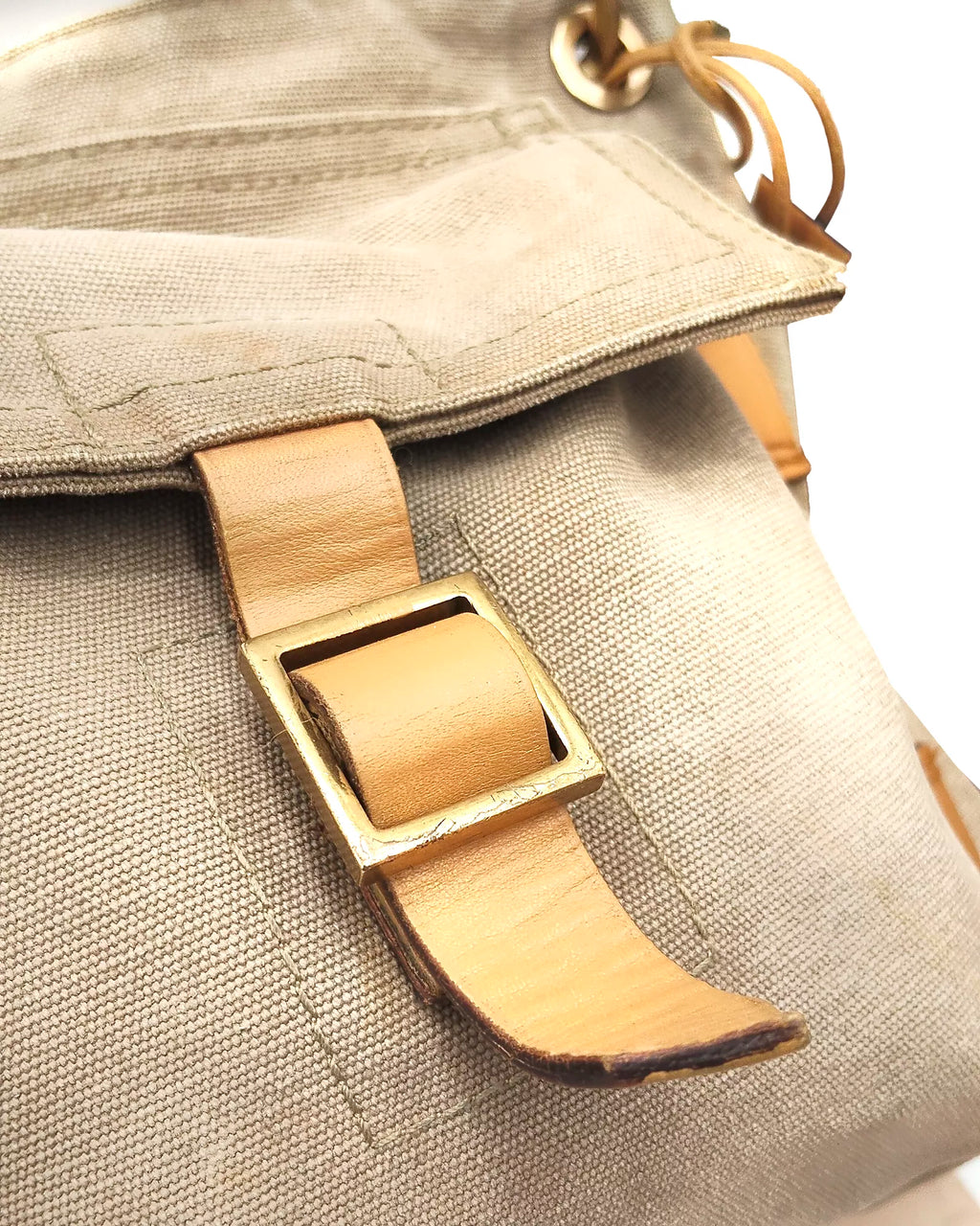Utilitarian Safari Shoulder bag Gucci